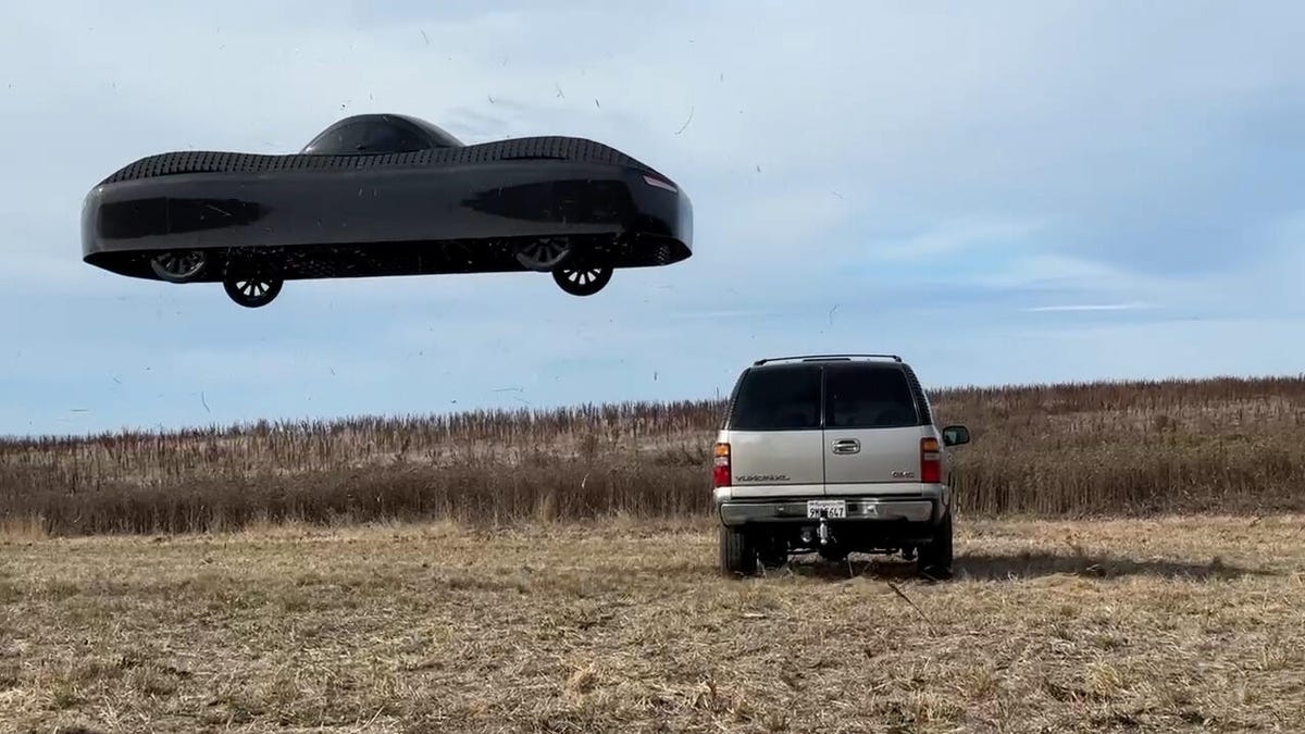 This Flying Car Prototype Soars Over a Stopped Car