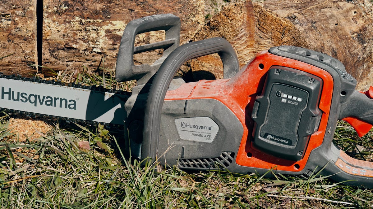 3 Reasons I Made the Switch to an Electric Chainsaw for Cutting Firewood (and Everything Else)