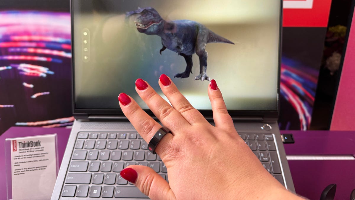 Lenovo’s AI Ring Let Me Control a 3D PC With a Click of My Fingers, Like a Wizard