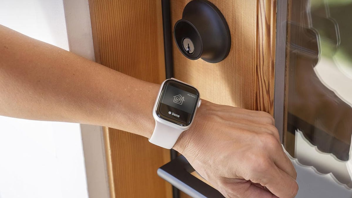 Apple Watches May Get Built-In Cameras to Support AI Features