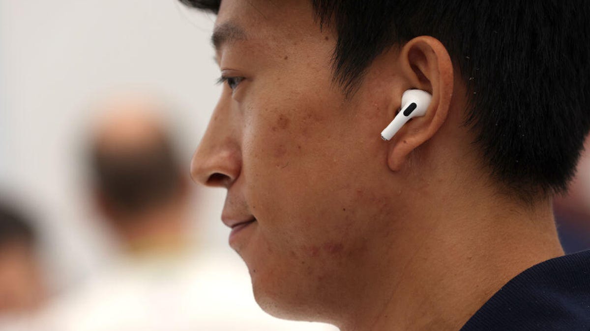 Apple Reportedly Planning AirPods That Can Translate Languages Live