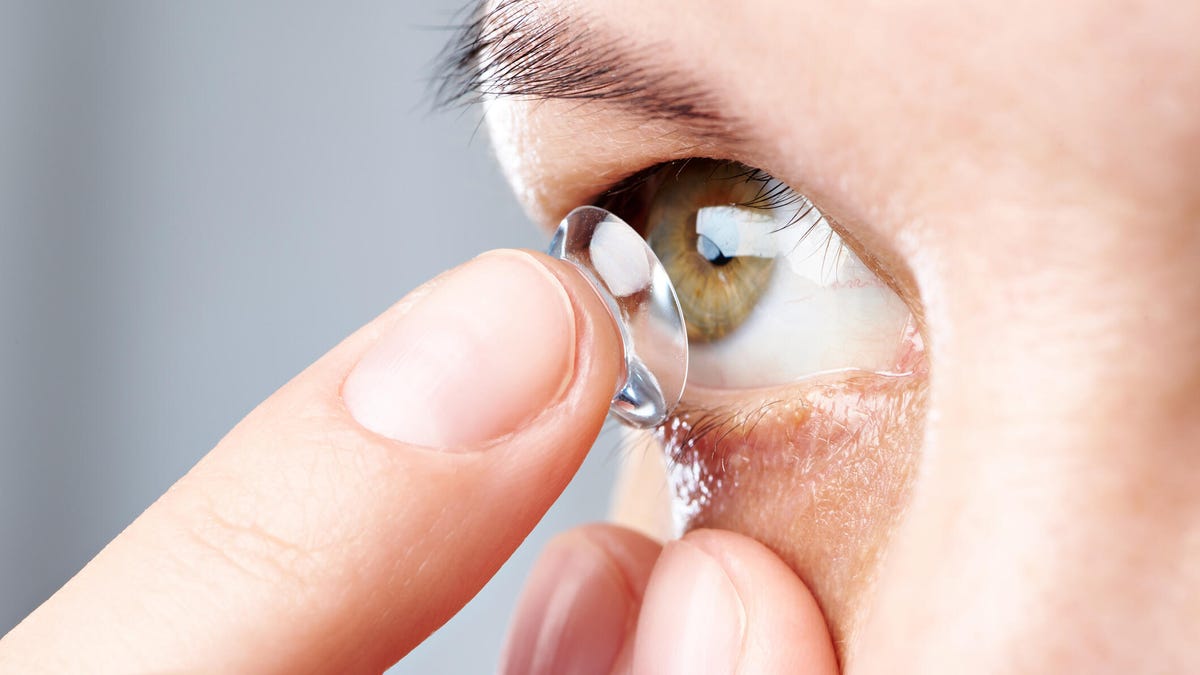 When to Replace Your Contact Lenses, and What Happens When They Expire