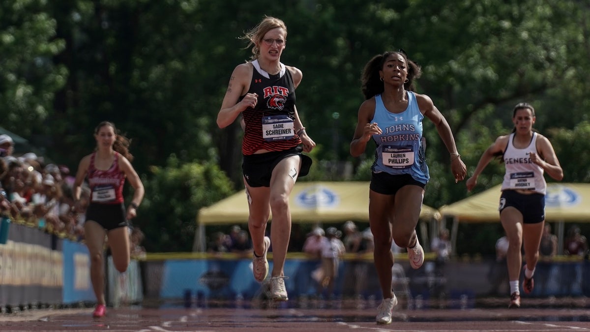 Sadie Schreiner in the 400