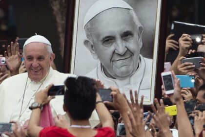 The reacion of the Pope’s ‘neighbours’ to the news of his death