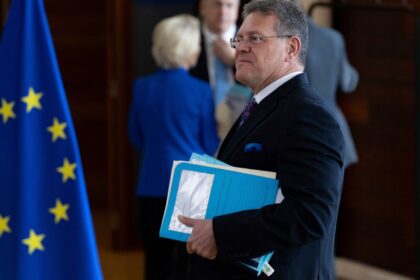 EU Trade Commissioner to travel to the US on Monday for trade talks