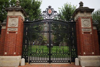 Trump admin halting more than 0M in federal funding to Brown University over antisemitism response: report