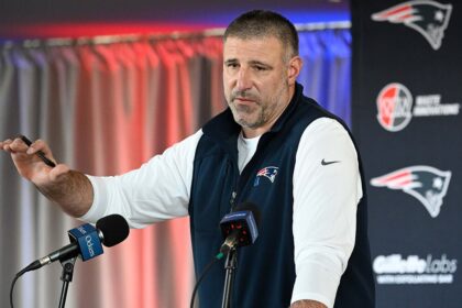 Mike Vrabel lays out expectations for players in fiery speech to kick off Patriots’ offseason program