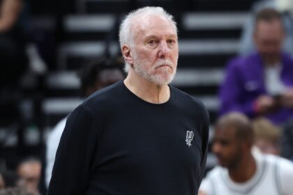 Spurs coach Gregg Popovich has medical emergency while recovering from stroke: report