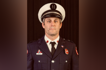 Man charged with murder after blaze he allegedly set kills Chicago fire captain