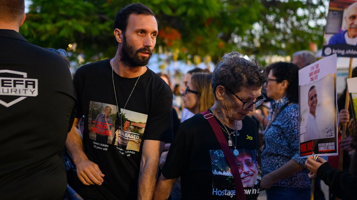 Daniel and Yocheved Lifshitz at a 2024 rally for hostages