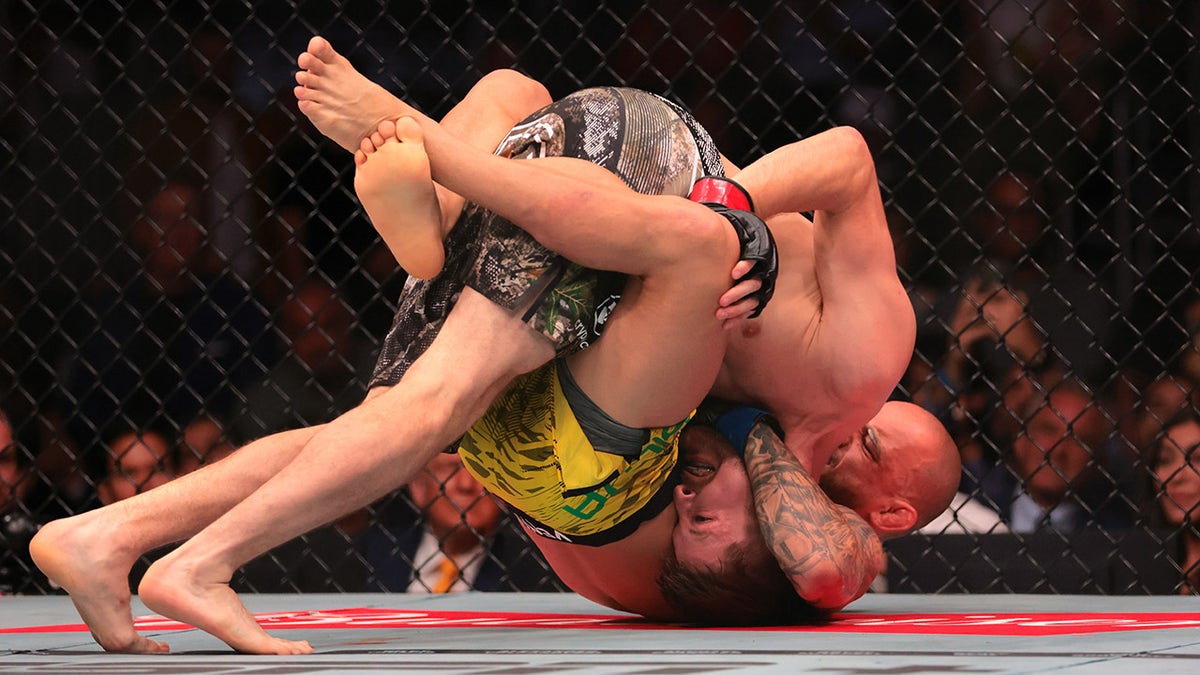 Bryce Mitchell choked by Jean Silva