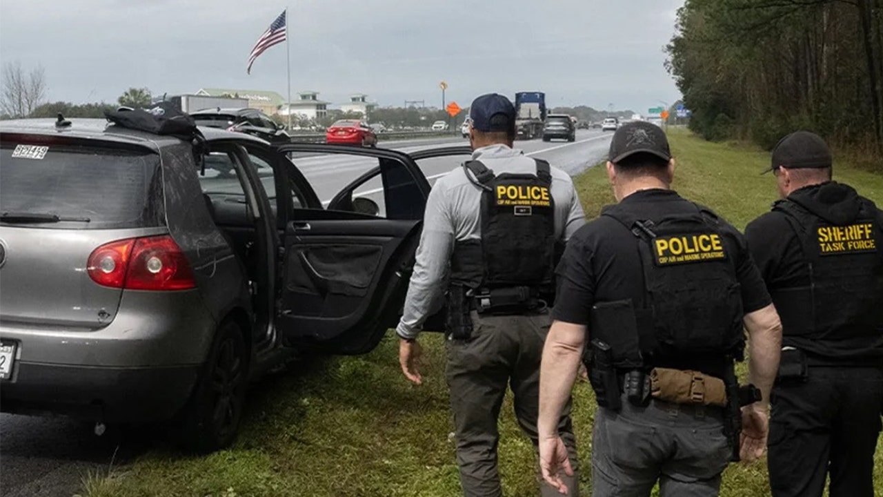 Florida halts migrant arrests after judge rebukes state over immigration law enforcement
