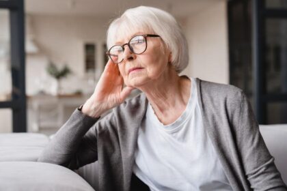 Dear Abby: My elderly sister refuses to get a job — now she is expecting me to pay her rent