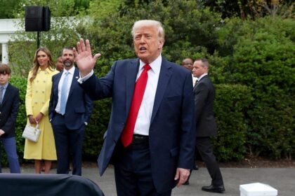 White House responds to report claiming Trump looking to replace key Cabinet official and more top headlines