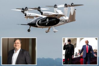 Electric air taxi firm Joby Aviation eyes White House landing,  but has deep ties to anti-Trump billionaire Reid Hoffman