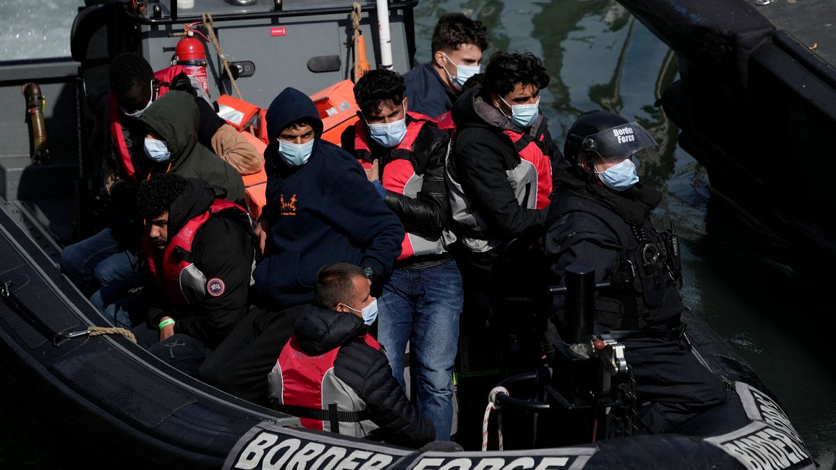UK government sets out new policies to ‘significantly’ cut immigration