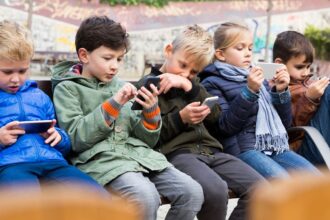 Will the EU ban phones at school?