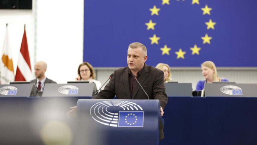 Polish far-right MEPs uncomfortable in Sovereign Nations group 