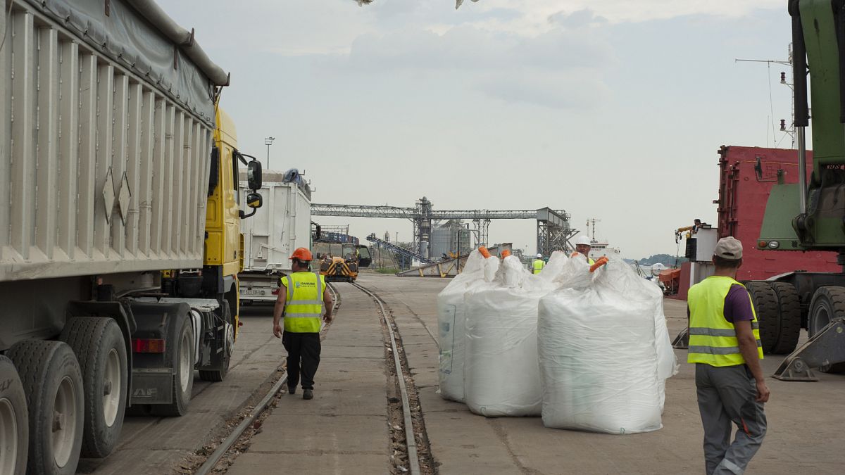 MEP back steep tariff on Russian and Belarusian fertilisers