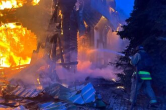 Russian attacks on Ukraine intensify in make-or-break week for peace talks