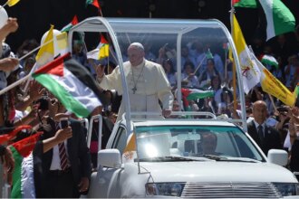 Francis’ ‘pope-mobile’ being converted into Gaza mobile clinic