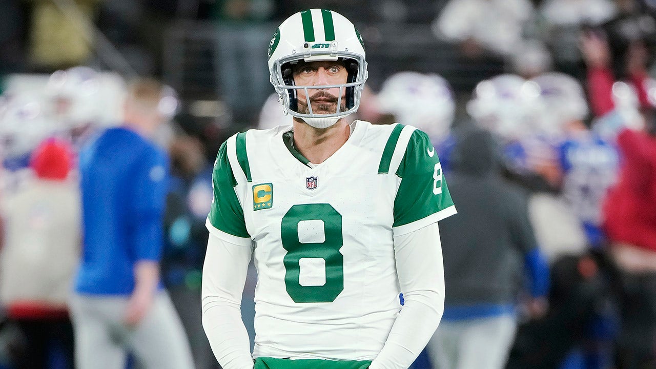 Steelers’ courtship of Aaron Rodgers is more ‘complex’ than artificial intelligence, part-owner says