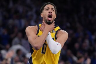 Knicks choke away double-digit lead late after Pacers pull off Reggie Miller-esque heroics
