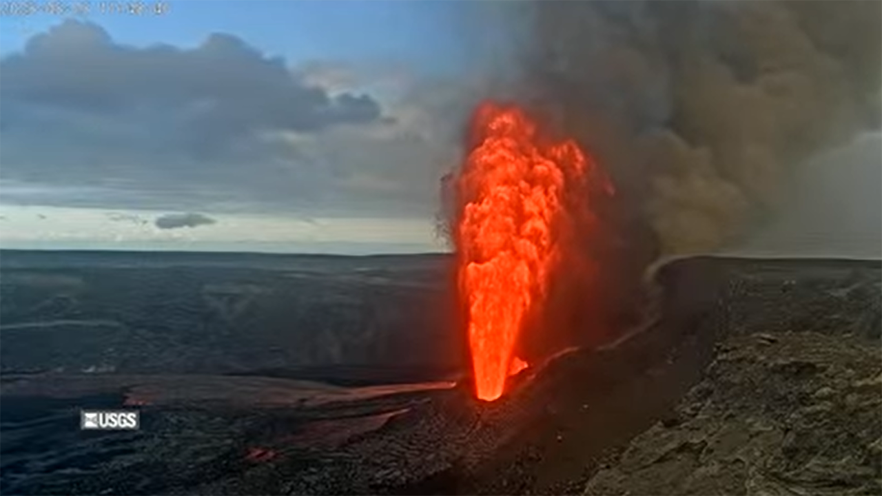 Hawaii’s Kilauea Volcano erupts with 1,000-foot ‘lava fountaining’