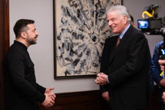 Franklin Graham meets with Zelenskyy in Berlin, offers prayer as Russia-Ukraine war escalates
