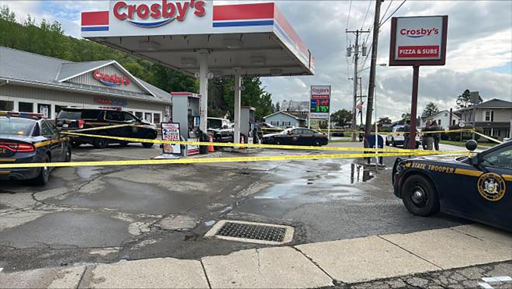 2 New York State troopers stabbed by female carjacking suspect during wild arrest