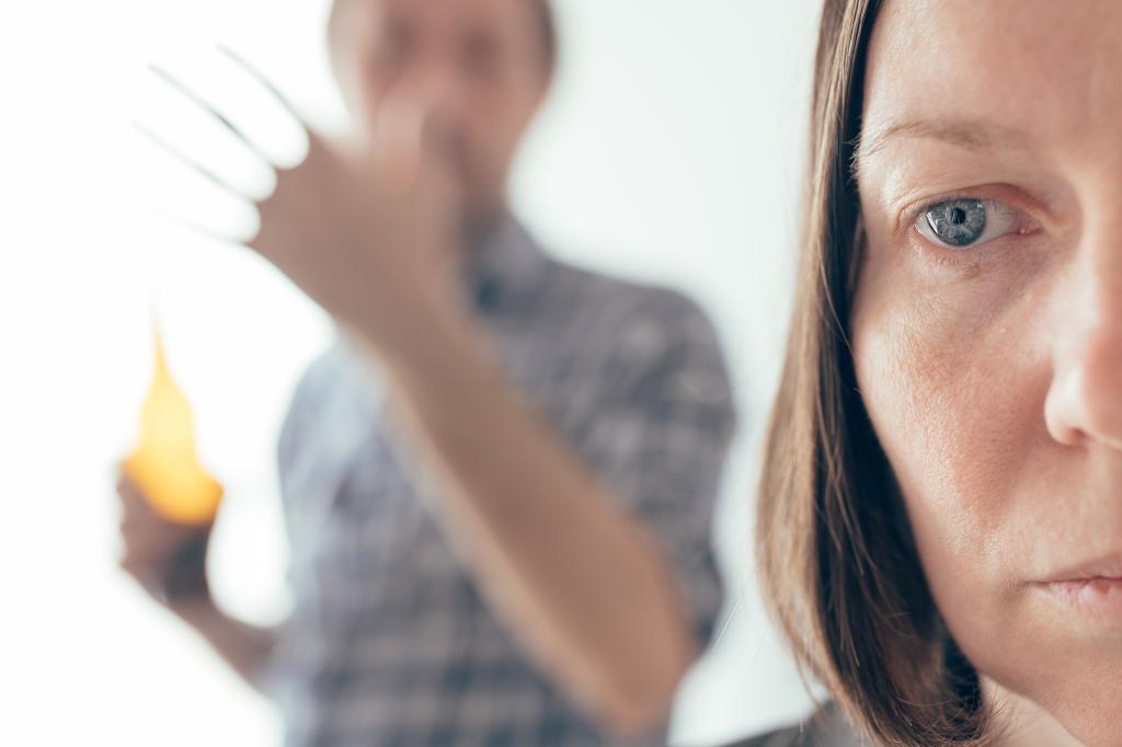 Dear Abby: It’s been a decade — should I forgive my abusive husband?