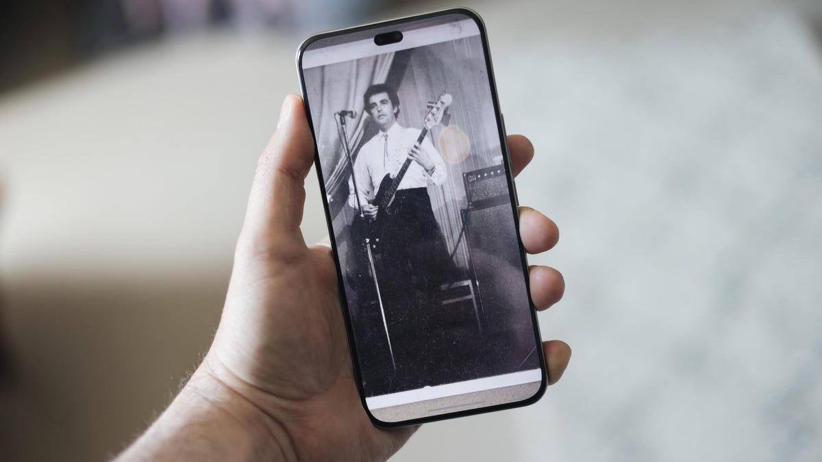 This Phone Brought My Dad Back to Life and I Don’t Know How to Feel