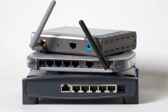 2.4GHz vs. 5GHz Wi-Fi: Which Wi-Fi Band Is Right for Your Home?
