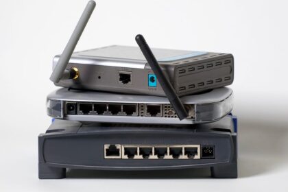 2.4GHz vs. 5GHz Wi-Fi: Which Wi-Fi Band Is Right for Your Home?