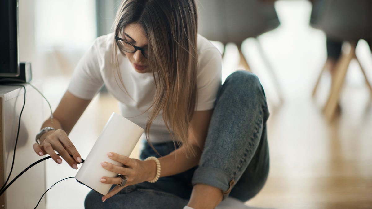 My Secret to Saving on My Internet Bill Is My Router: Here’s How to Get One for Free