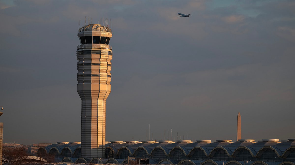 ATC Ronald Reagan National Airport