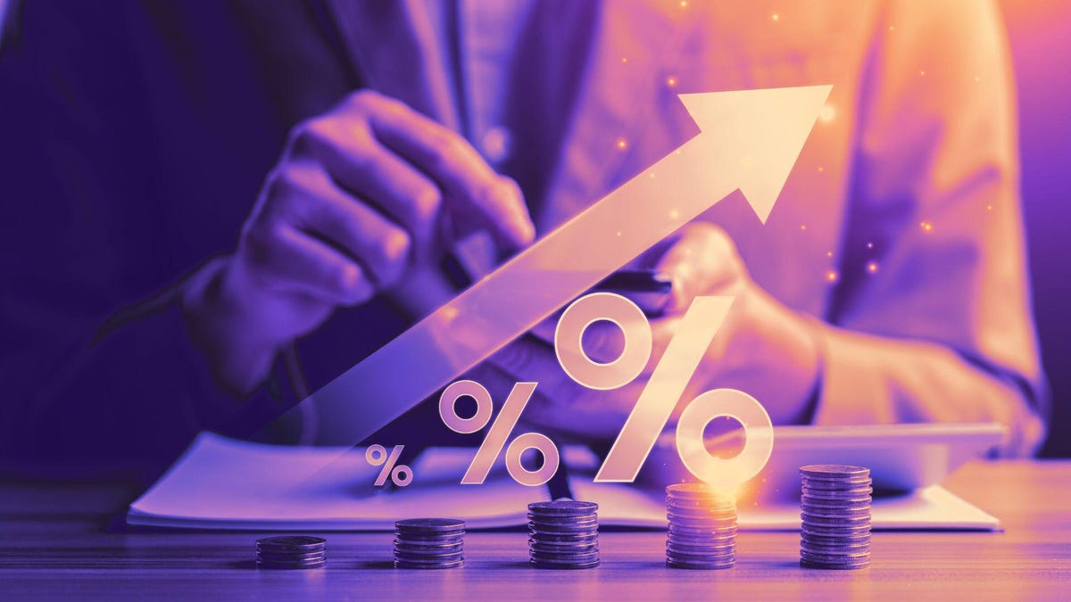 Will Savers Get Better Rates With I Bonds or CDs?