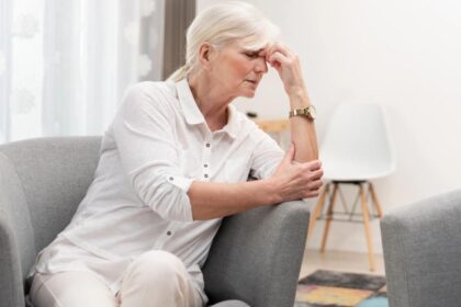 Dear Abby: My sister may have dementia — should I take her keys?
