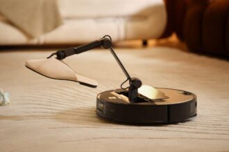 Roborock’s Saros Z70 Isn’t Just a Vacuum: It’s an AI-Powered Housekeeper