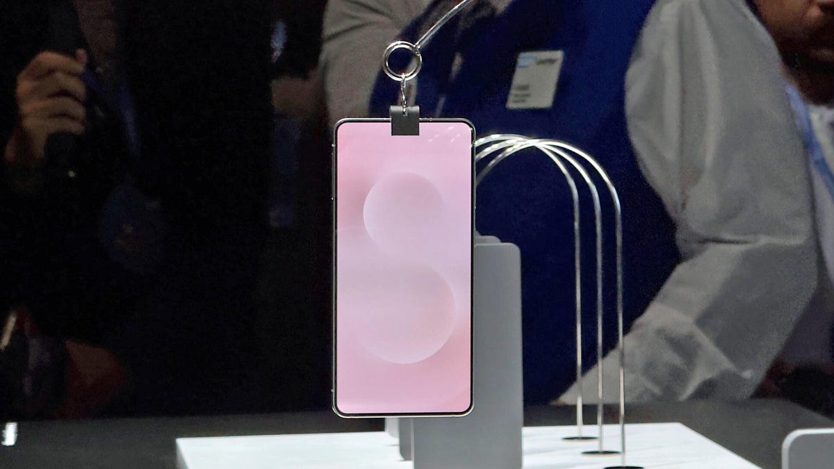 Fear Not: Samsung’s Galaxy S25 Edge Is Getting a Slender but Mighty Display