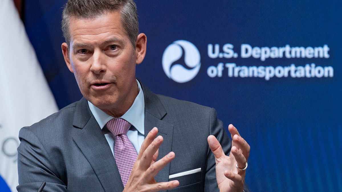 Transportation Secretary Sean Duffy speaks about mid-air collision near Regan Airport