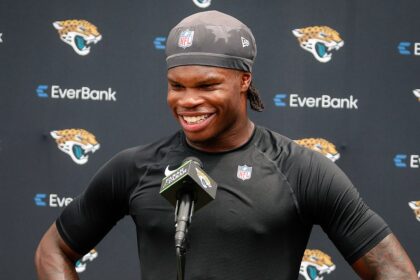 Travis Hunter on stranger’s praise after flight interaction: ‘I took care of her like I do my grandparents’