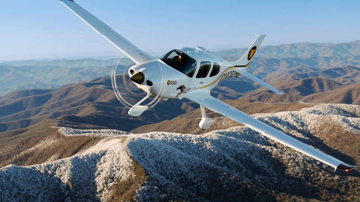 Cirrus G7 Plus Test Flight: I Landed a Plane With One Finger