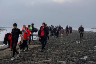 EU Commission working on concerns about Anglo-French migration pact