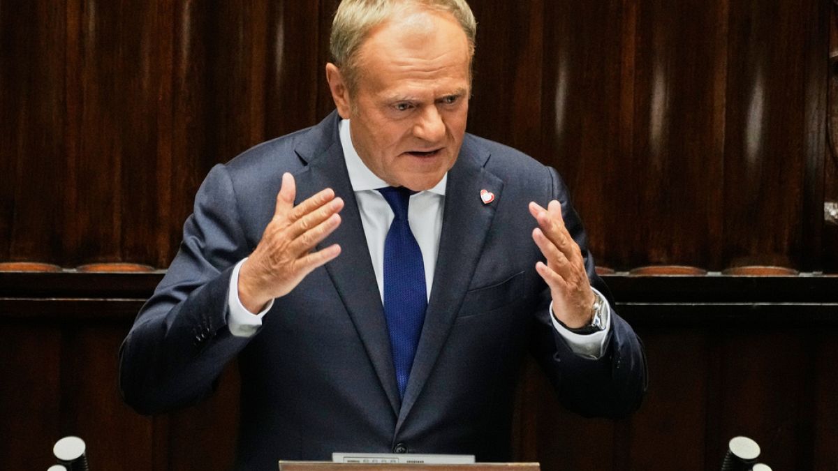 Tusk and Duda clash over presidential election outcome