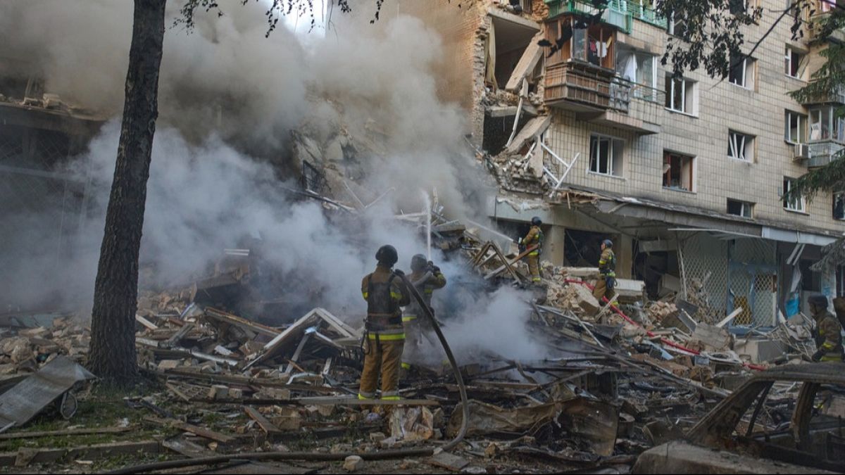 At least 14 people killed in Russian overnight attack on Kyiv