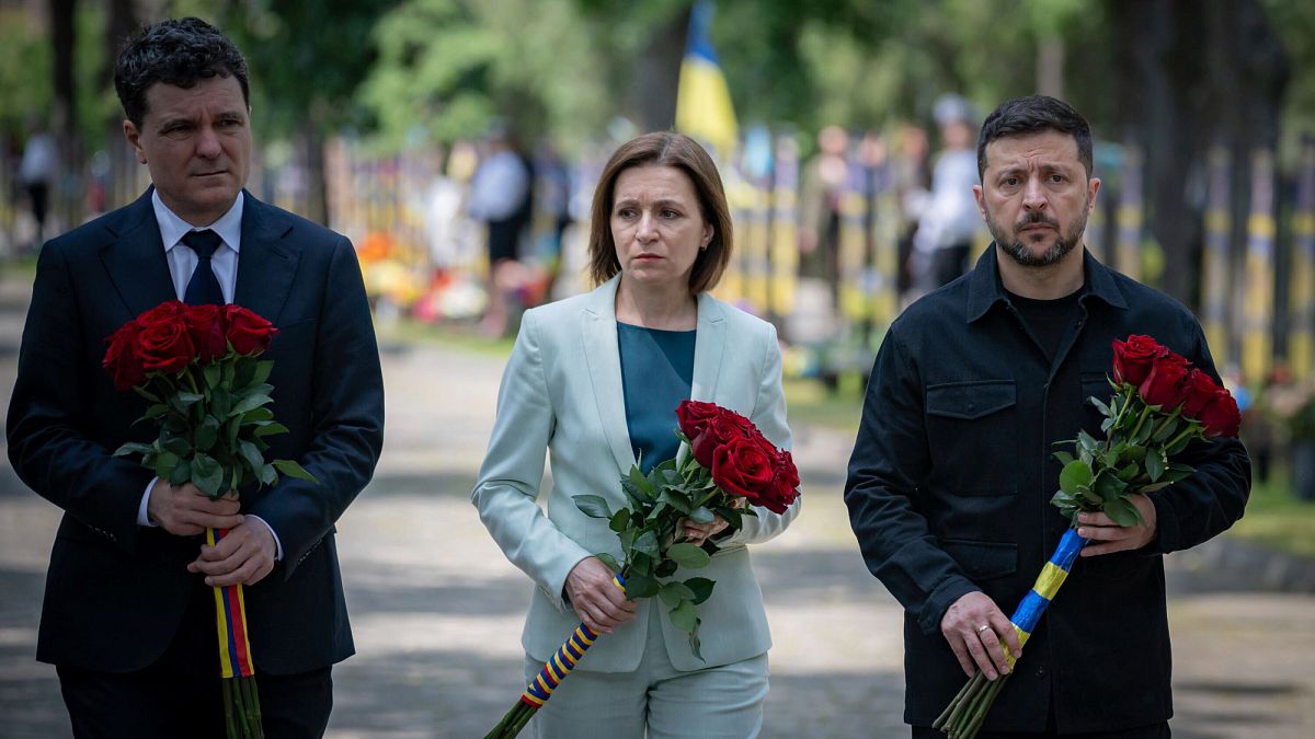Zelenskyy: Russia aims to take Odesa and threaten Moldova and Romania