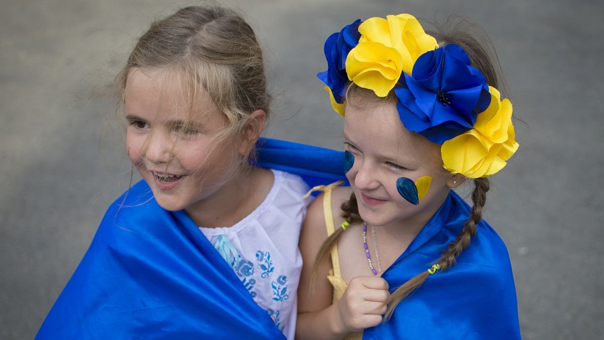 EU to extend protection for Ukrainian refugees, plan post-war returns
