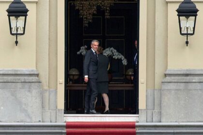 Dutch snap election to be held on 29 October after coalition collapse
