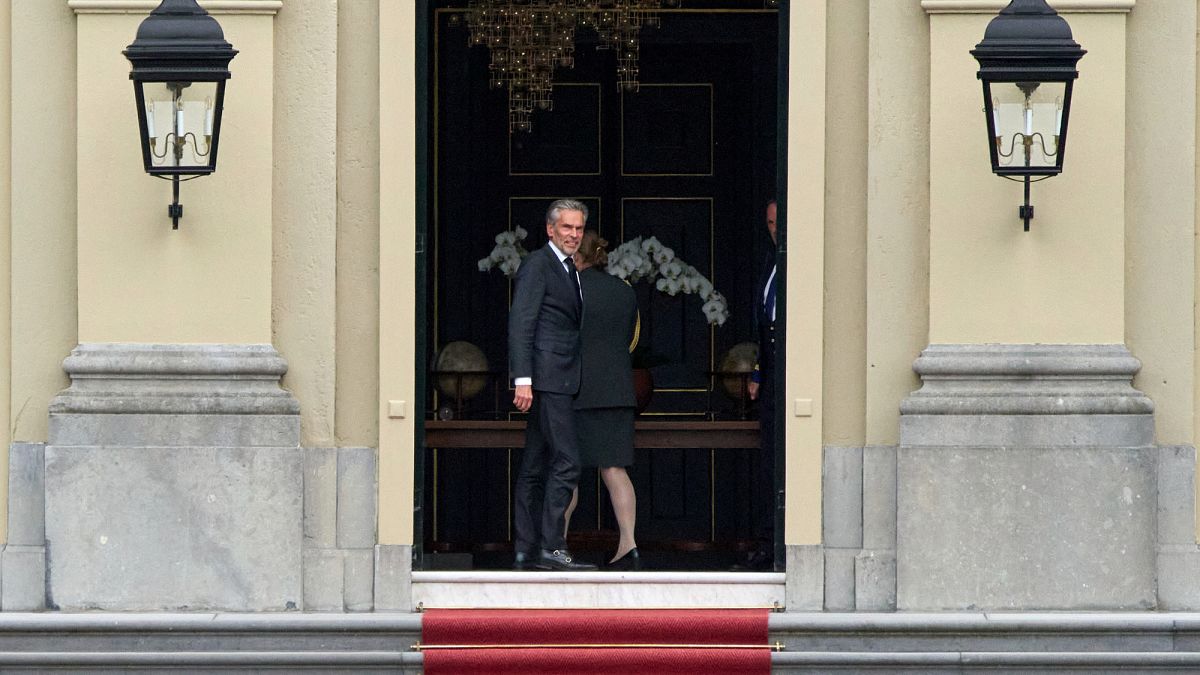 Dutch snap election to be held on 29 October after coalition collapse